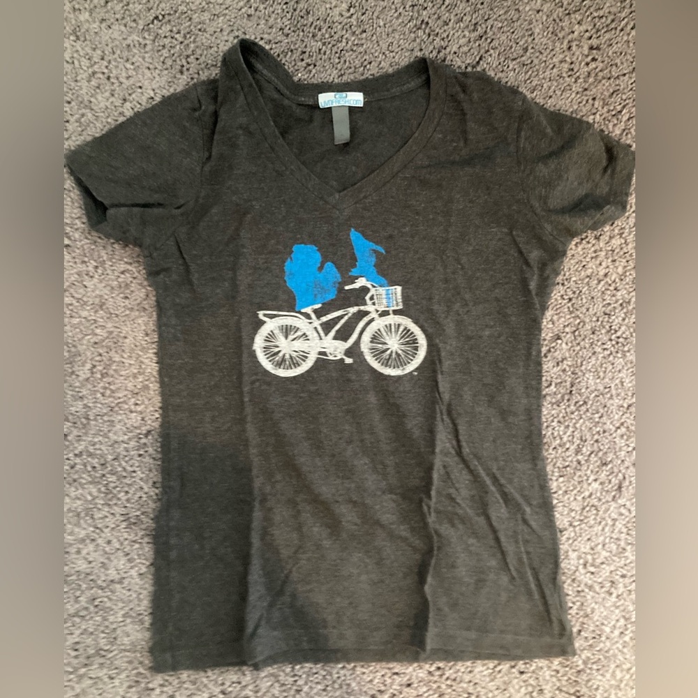 Michigan Upper and Lower Peninsula Bicycle Shirt. Great Condition!!